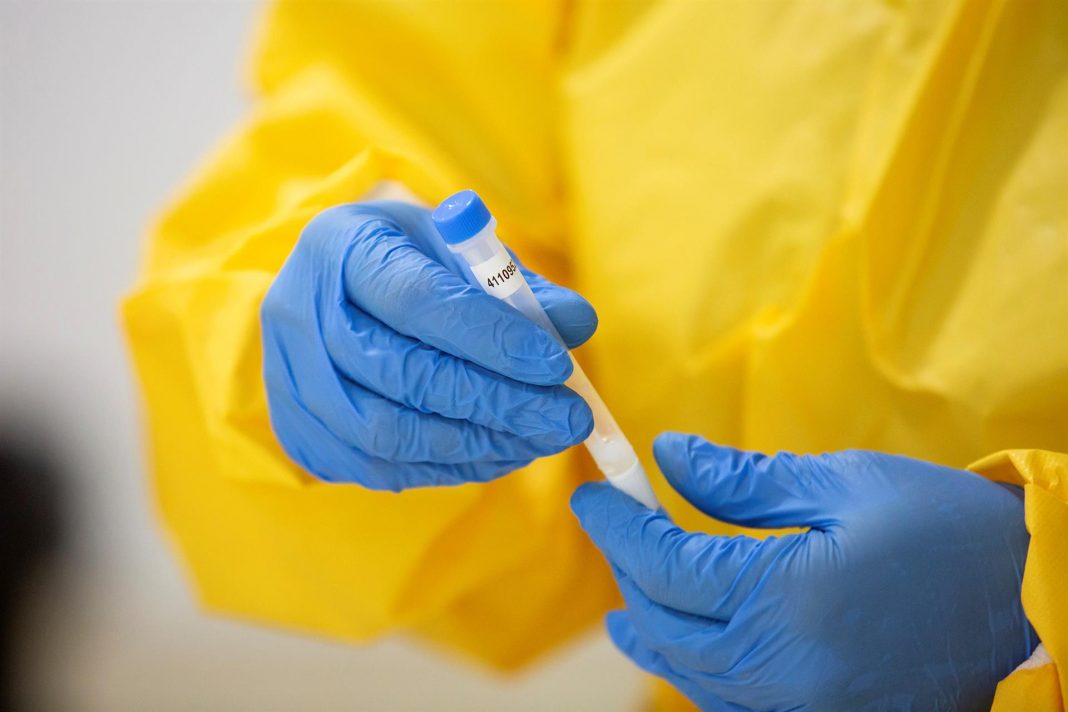 España otra vez con riesgo muy alto de contagios COVID-19