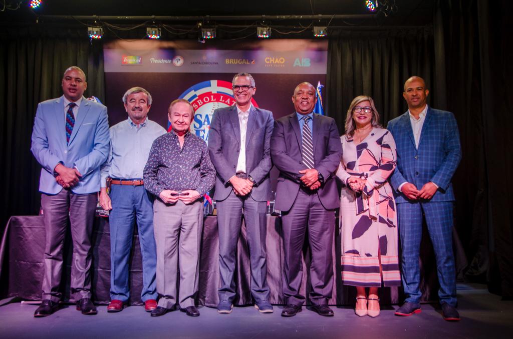 Salón de la Fama del Béisbol Latino reanuda ceremonia de exaltación