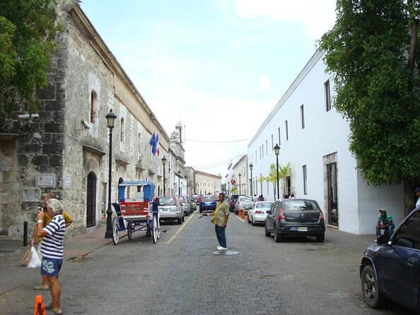 Residentes de la Zona Colonial lanzan campaña por un tránsito sostenible y parqueo preferencial