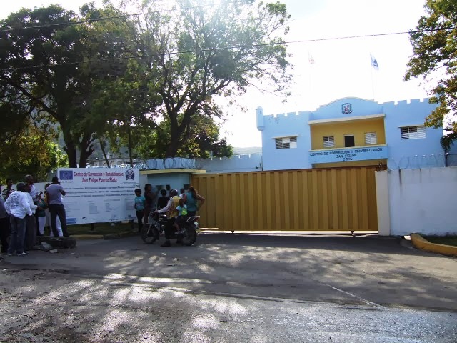 Arma con que matan recluso en cárcel de Puerto Plata la lanzaron de la calle