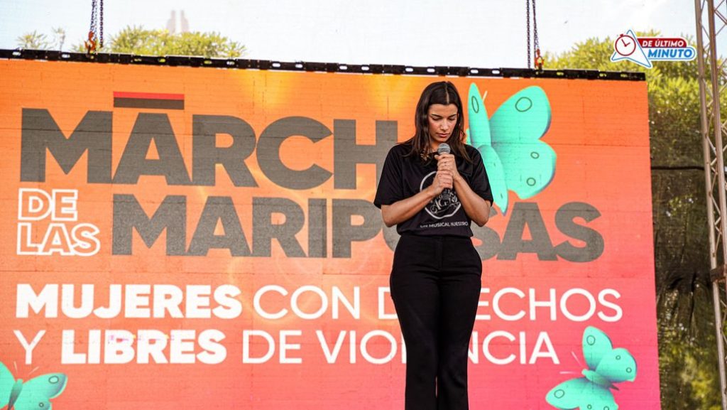 Cientos marchan para exigir compromiso real en la erradicación de la violencia contra las mujeres - Noticias de hoy en República Dominicana | De Último Minuto