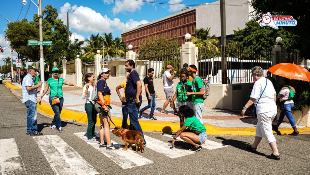 Cientos marchan para exigir compromiso real en la erradicación de la violencia contra las mujeres - Noticias de hoy en República Dominicana | De Último Minuto