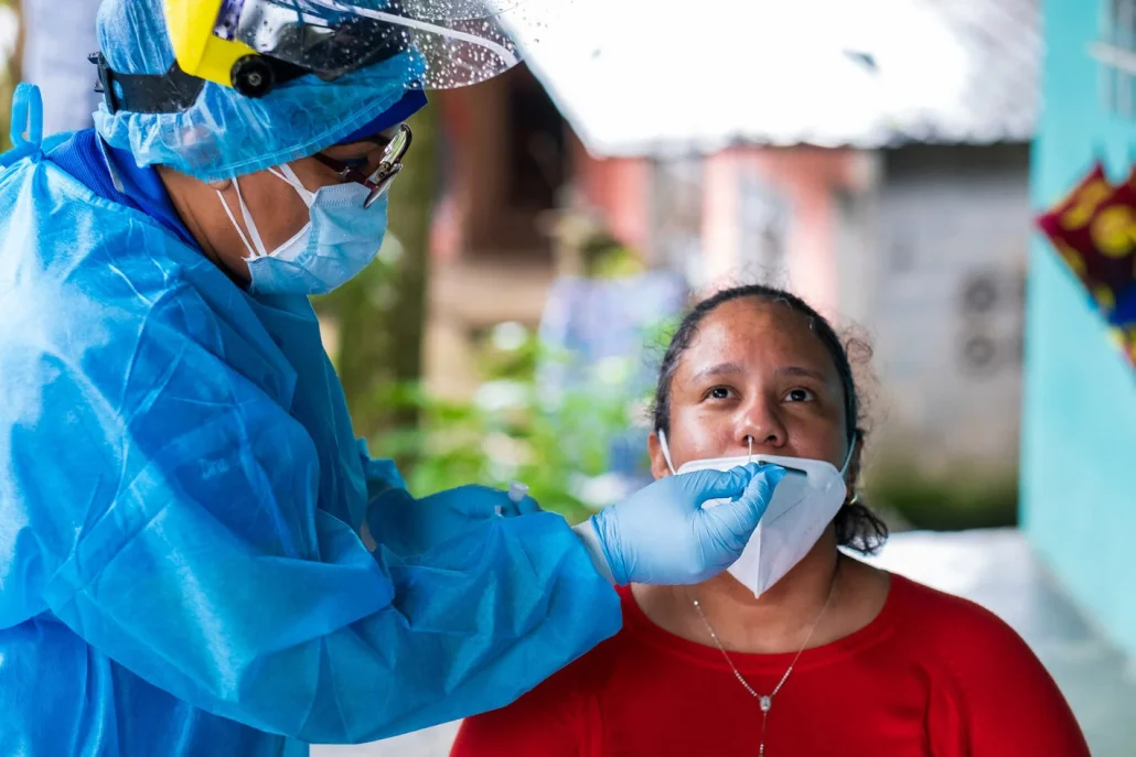El 60 % de pacientes graves hospitalizados por covid en 2020 aún presentan secuelas