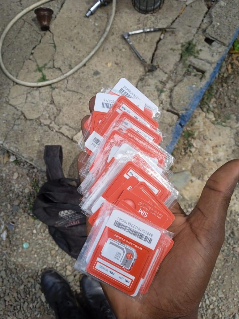 Investigan dos personas en Esperanza tras incautarles 29 chips para celulares