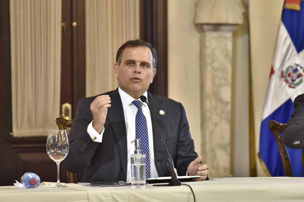 Ministro de Hacienda: Gasto de capital del Gobierno aumentó un 31 % durante el primer semestre
