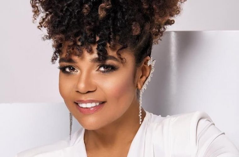 Cheddy García ofende con palabras obscenas a un usuario