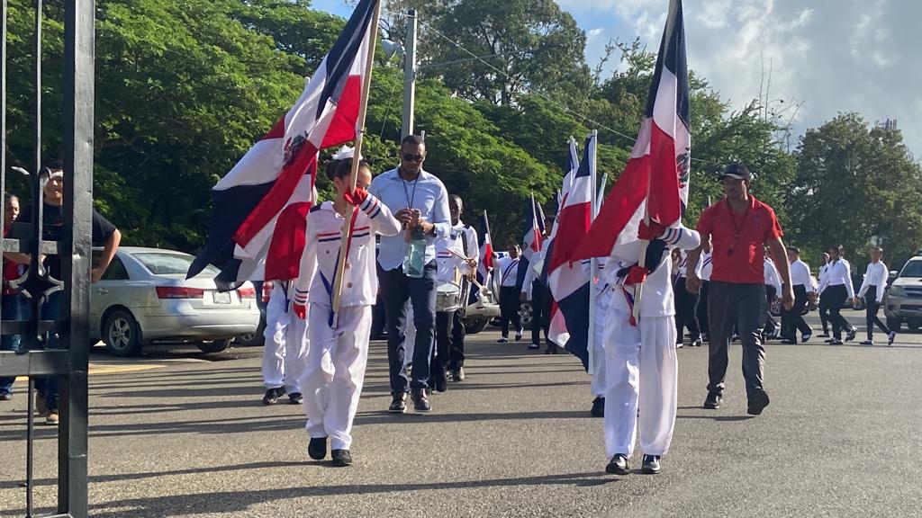 Celebran con marcha 179 aniversario de la Constitución en Santiago