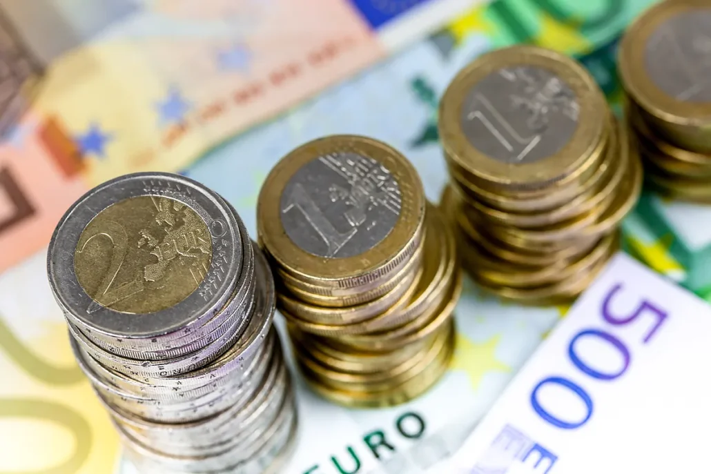 Tasa de inflación de la eurozona se moderó al 2.8% en enero