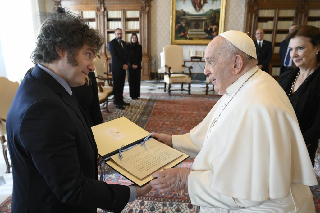 Milei se reunió una hora con el papa Francisco