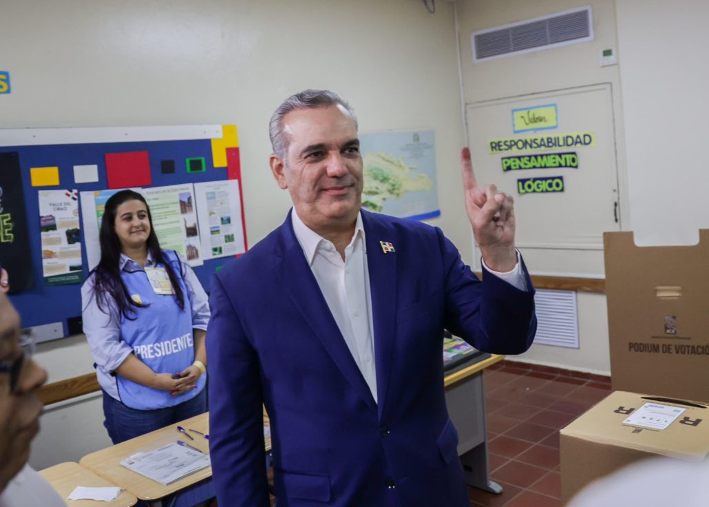 Abinader hablará este domingo en una cadena de medios