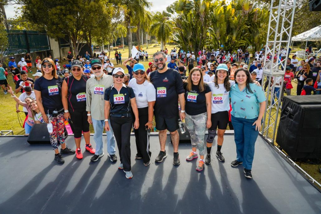 Medio Ambiente realiza en el Jardín Botánico su caminata “3K 5K Familia Sostenible”