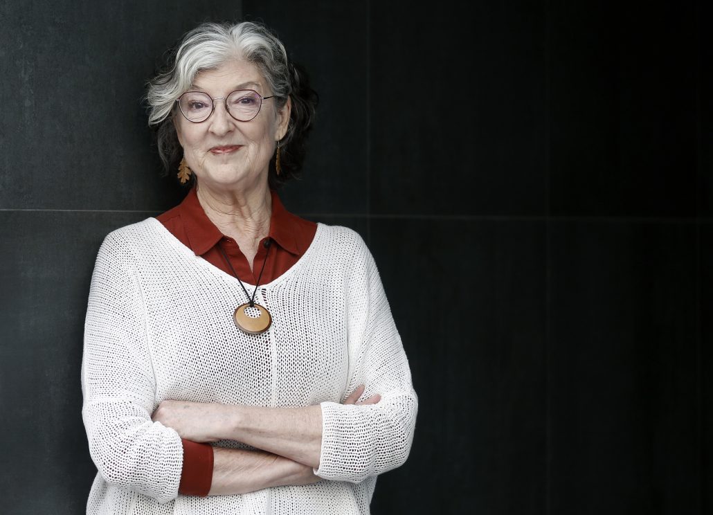 Barbara Kingsolver: EEUU ha empezado a hablar del racismo estructural, pero no del clasismo