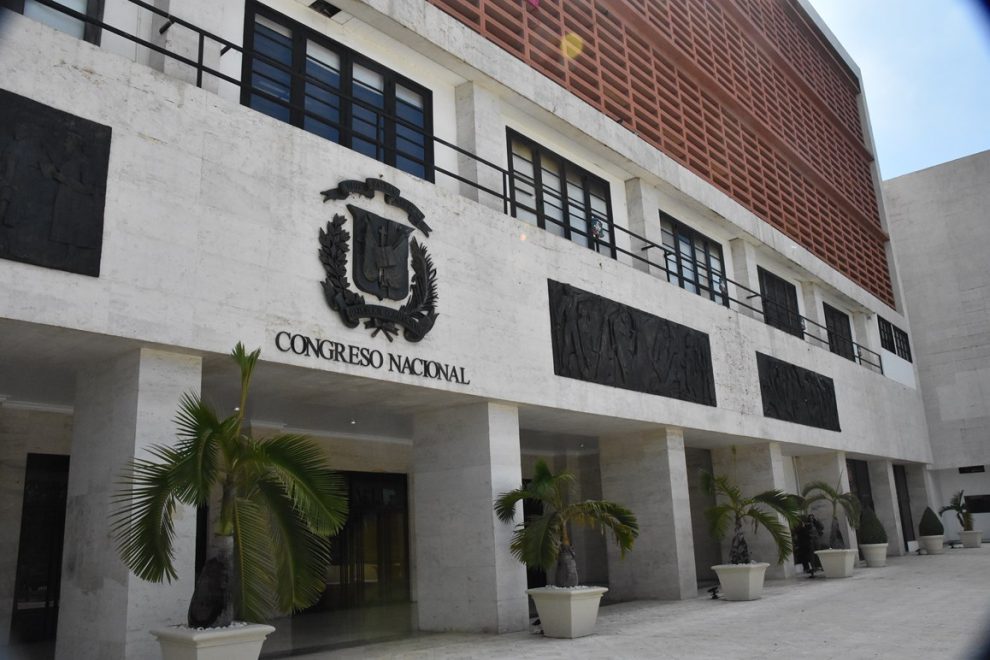 Legisladores debaten modificación de la Ley de Seguridad Social