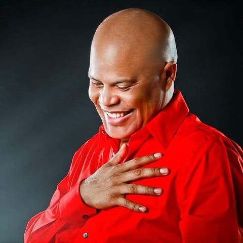 Artistas despiden al merenguero Rubby Pérez desde la funeraria Blandino