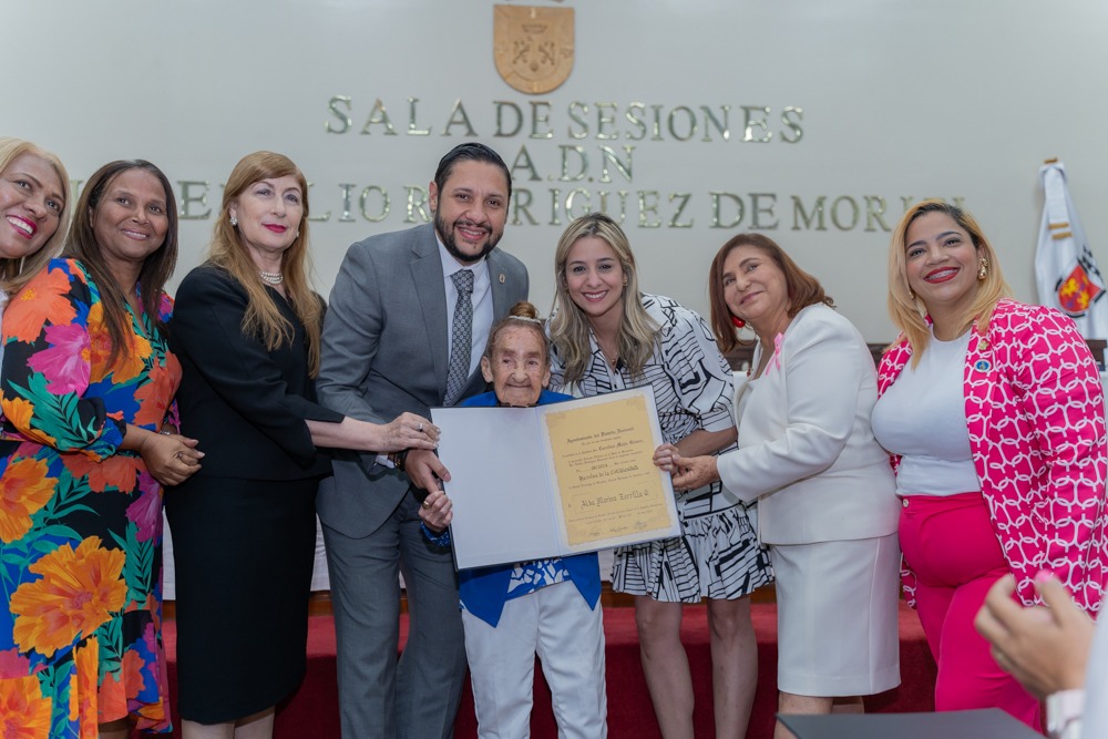 Alcaldía del DN reconoce 19 mujeres como