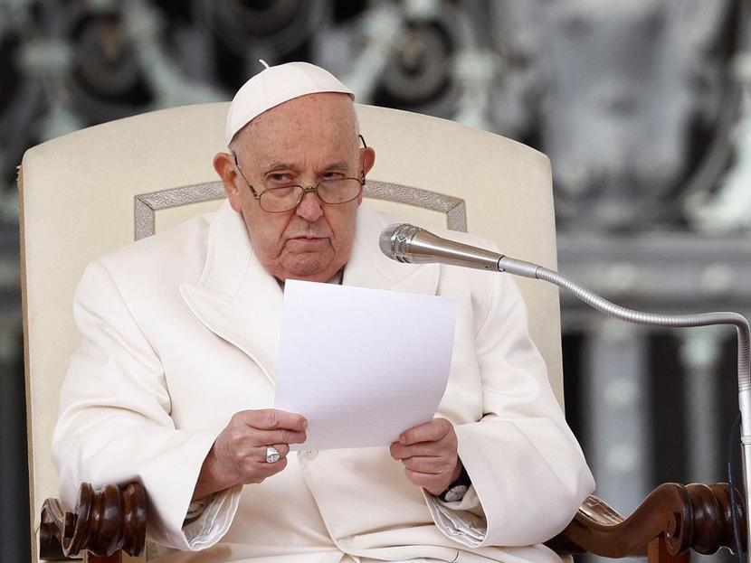 El papa pide no quedarse