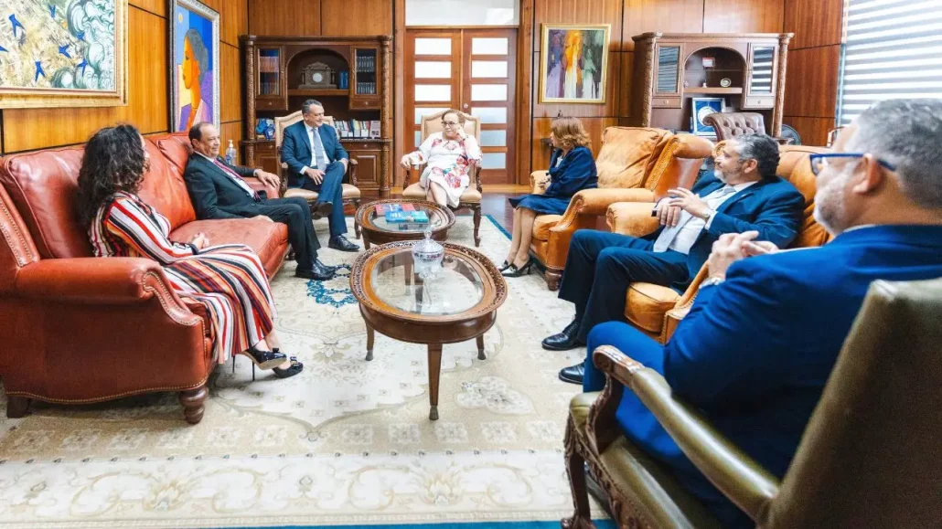 Procuradora sostiene encuentro con Pleno JCE de cara a las elecciones este 19 de mayo