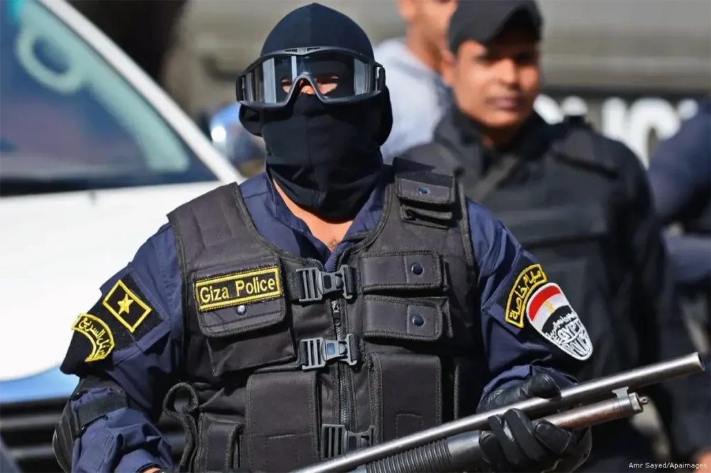 Egipto detiene a un acusado de grabar el desentrañamiento de niños para vender los vídeos