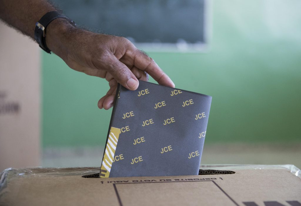Collado, Martínez y Fernández son los favoritos como candidatos presidenciales para 2028, según sondeo