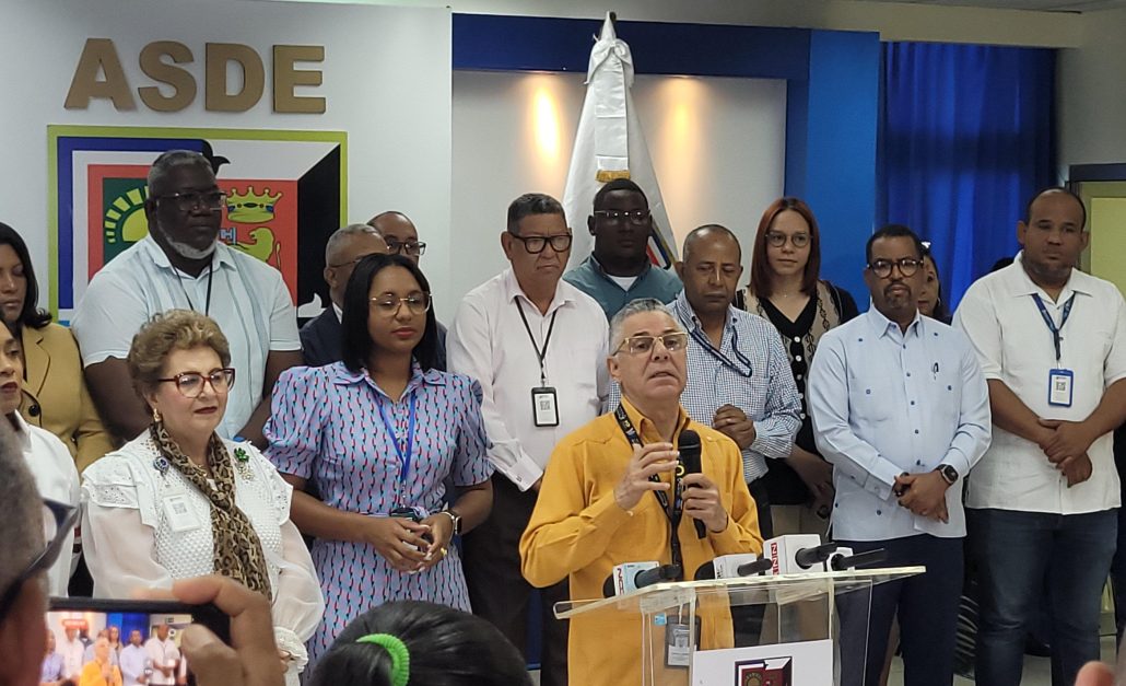 Manuel Jiménez asegura redujo deuda Alcaldía SDE en más 10%