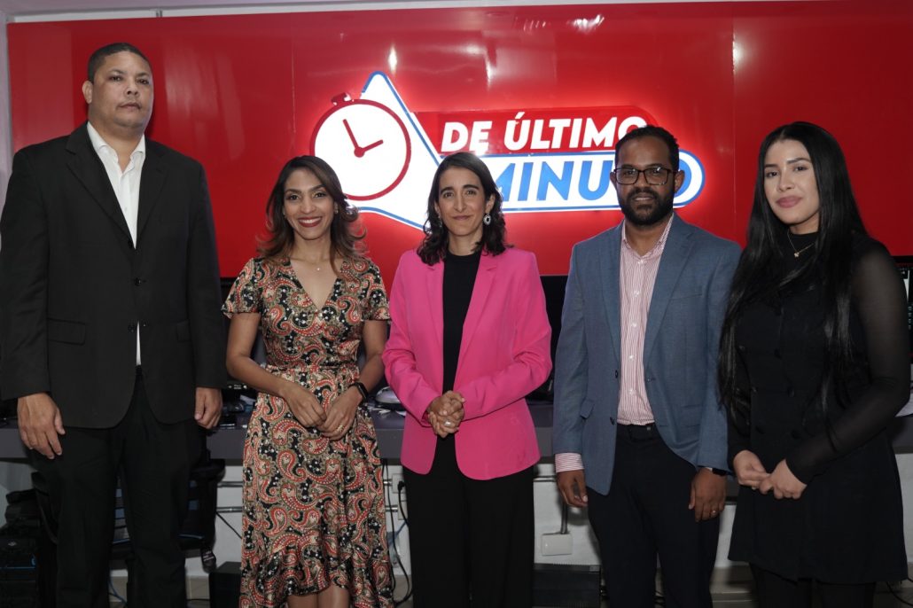 Virginia Antares visita periódico De Último Minuto para presentar su propuesta presidencial