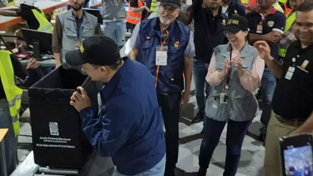 JCE concluye preparación del material para elecciones del 19 de mayo
