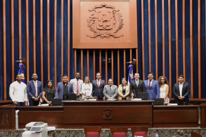 Senado recibe visita de observadores electorales de la Alianza Global de Jóvenes Políticos