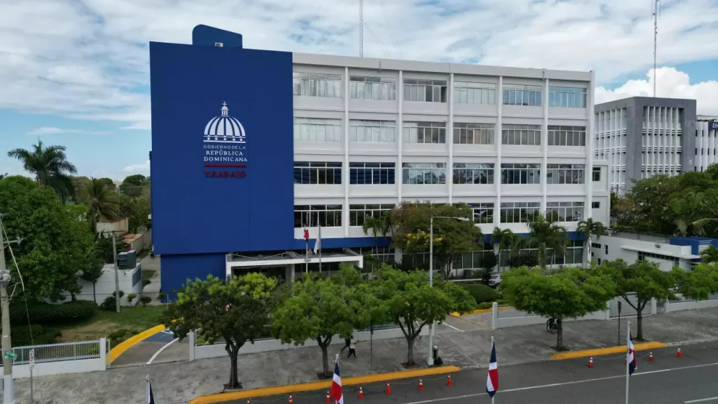 Ministerio de Trabajo aclara lunes 20 de mayo es día 