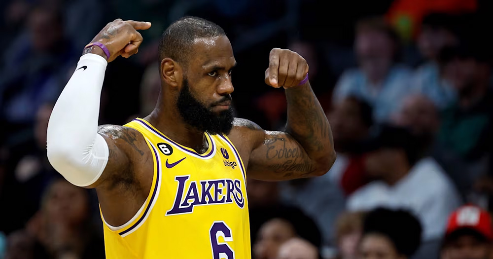 LeBron James engrandece su récord con vigésima selección al All-NBA