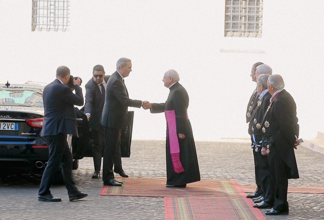 Abinader llega al Vaticano para su audiencia con el Papa