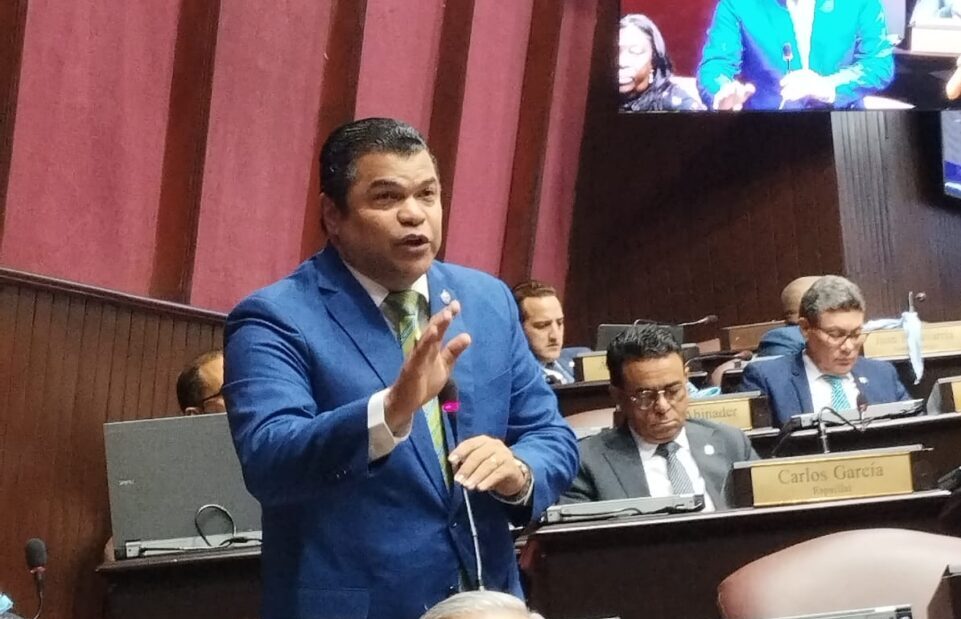 Tobías Crespo afirma: 