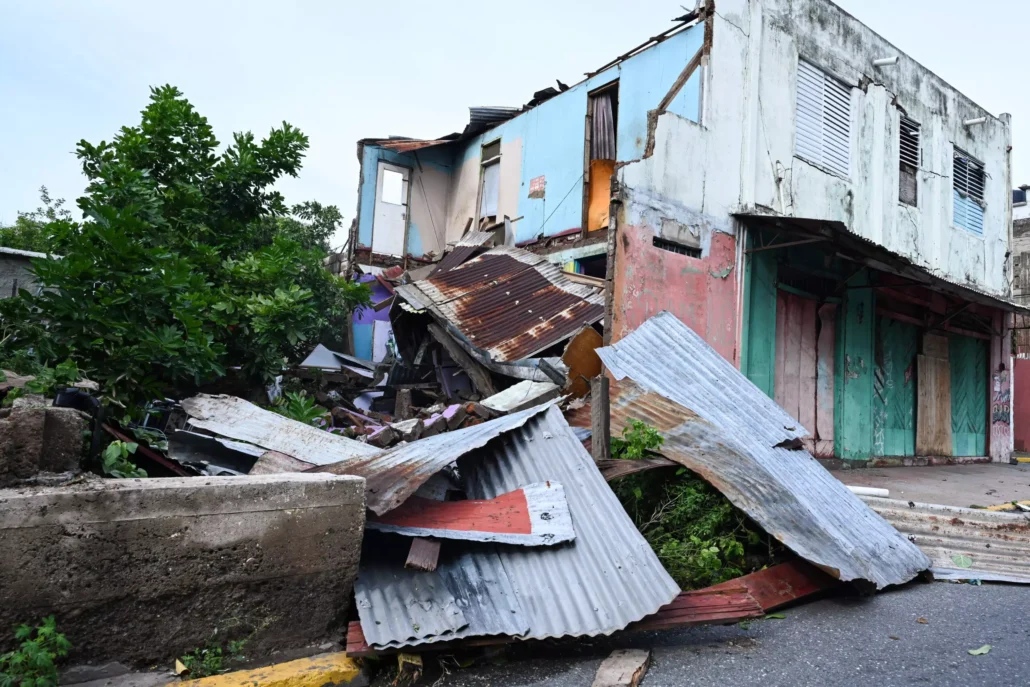 Jamaica trata de recuperar la normalidad tras los daños por el huracán Beryl