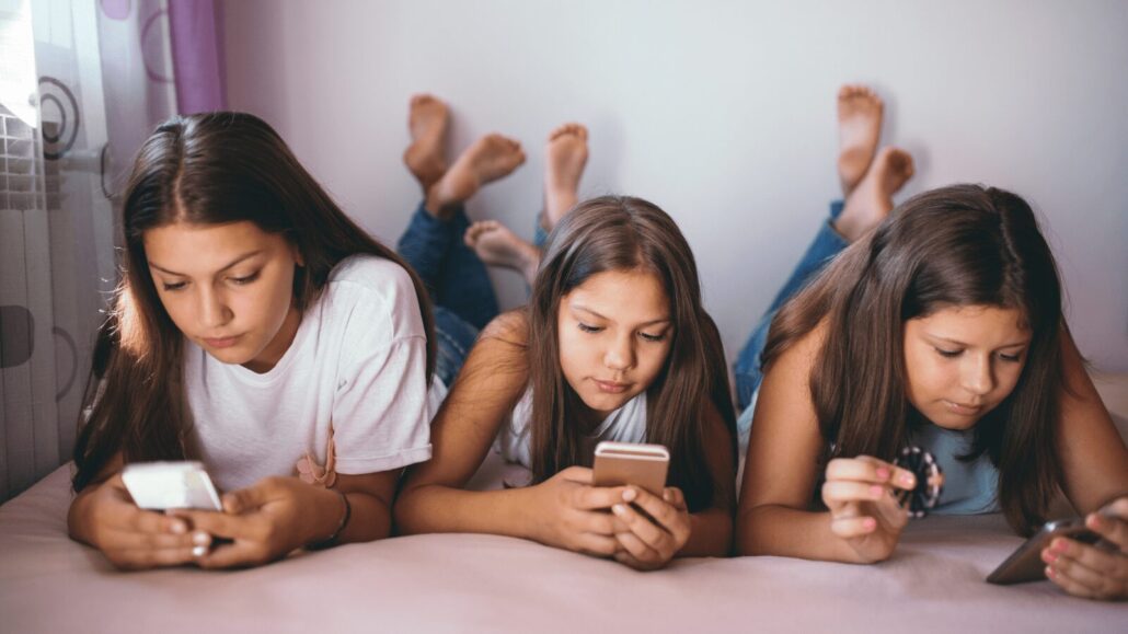 Puerto Rico busca imponer la edad mínima de 18 años para tener redes sociales