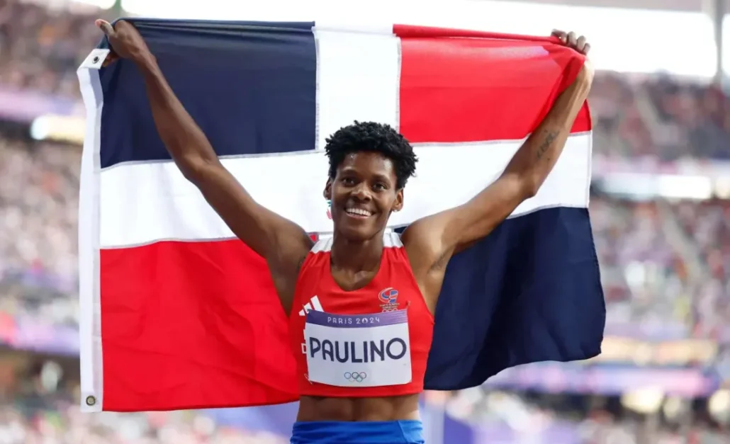 ¡Marileidy lo hace de nuevo! Gana los 200 metros en el Grand Slam Track en Miami