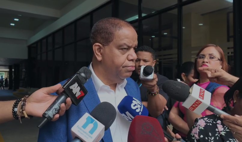 Danilo Díaz destaca importancia de analizar intereses gremiales antes de emitir juicios