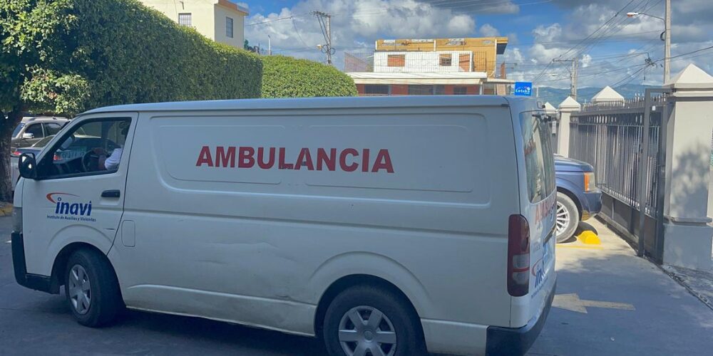 Trasladan restos del merenguero típico Rafaelito Román a la funeraria Blandino de Santiago