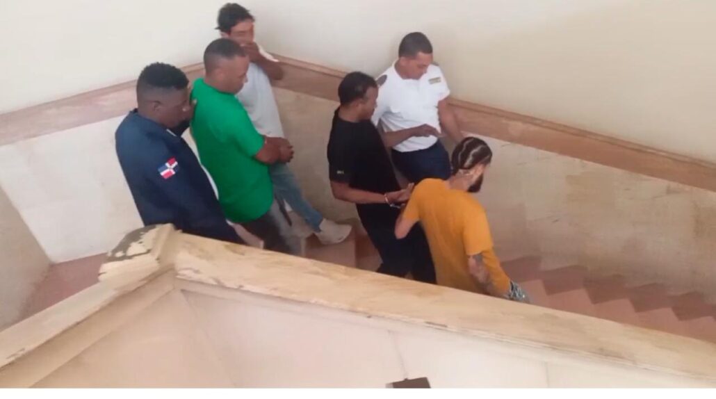 Aplazan medida de coerción contra acusado de matar a locutor tras roce vehicular en Santiago