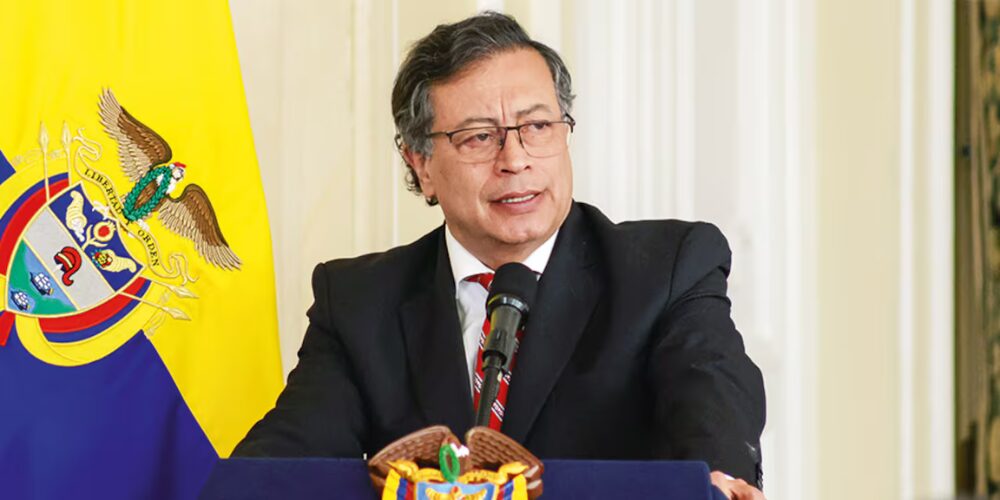Petro pide al Senado nueva votación de consulta popular e insta al pueblo a reunirse