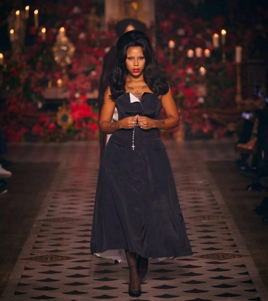 Los latinos brillan en la Semana de la Moda de París - Noticias de hoy en República Dominicana | De Último Minuto