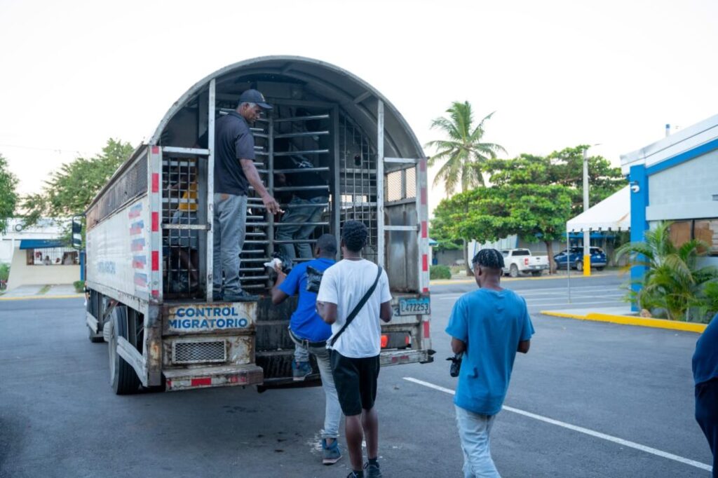 Migración deporta 31,213 extranjeros detenidos en condición irregular - Noticias de hoy en República Dominicana | De Último Minuto