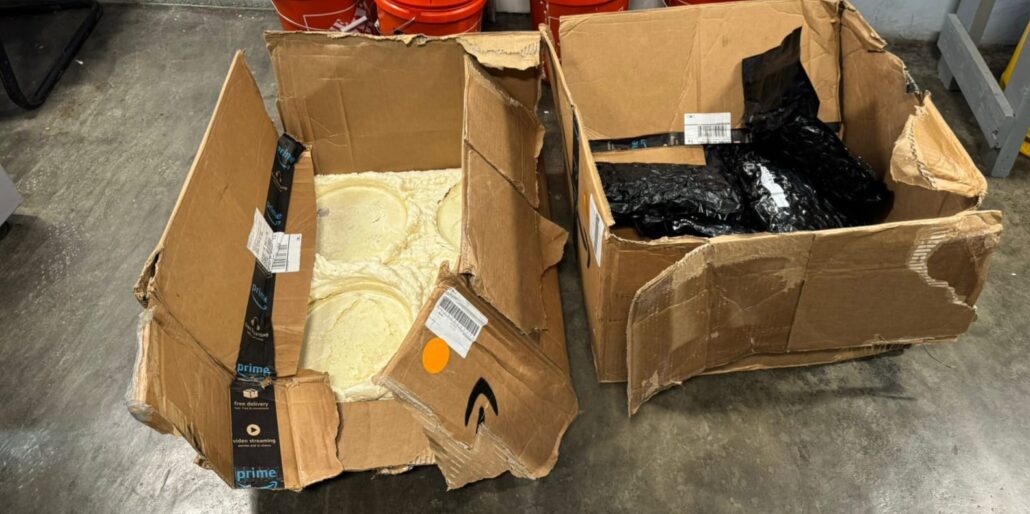 DNCD confisca en el AILA 57 paquetes de marihuana