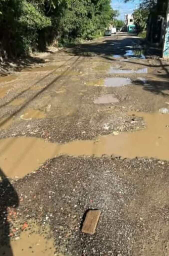 Residentes de la calle San Antonio en Los Alcarrizos denuncian abandono y exigen intervención - Noticias de hoy en República Dominicana | De Último Minuto