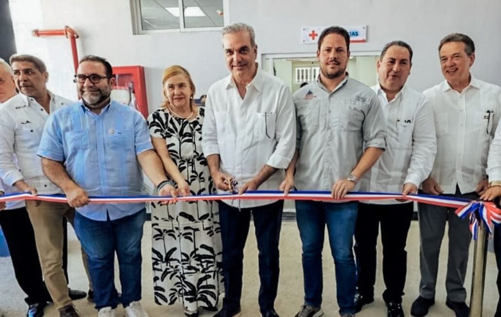 Abinader y Ministro Bonilla entregan Hospital Municipal Octavia Gautier de Vidal en Jarabacoa