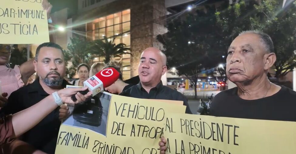 Familiares de afectados por accidentes de tránsito realizan vigilia en busca de justicia - Noticias de hoy en República Dominicana | De Último Minuto