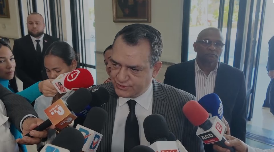 Presidente de la JCE presenta en el Senado proyecto de nueva cédula y garantiza será gratis
