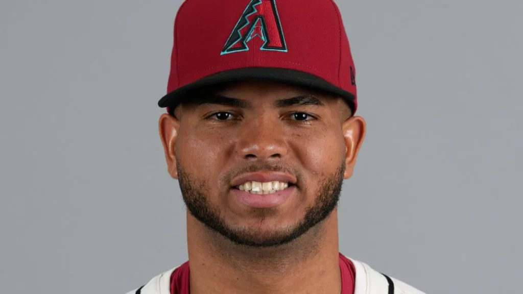 Lanzador dominicano es suspendido a 80 juegos