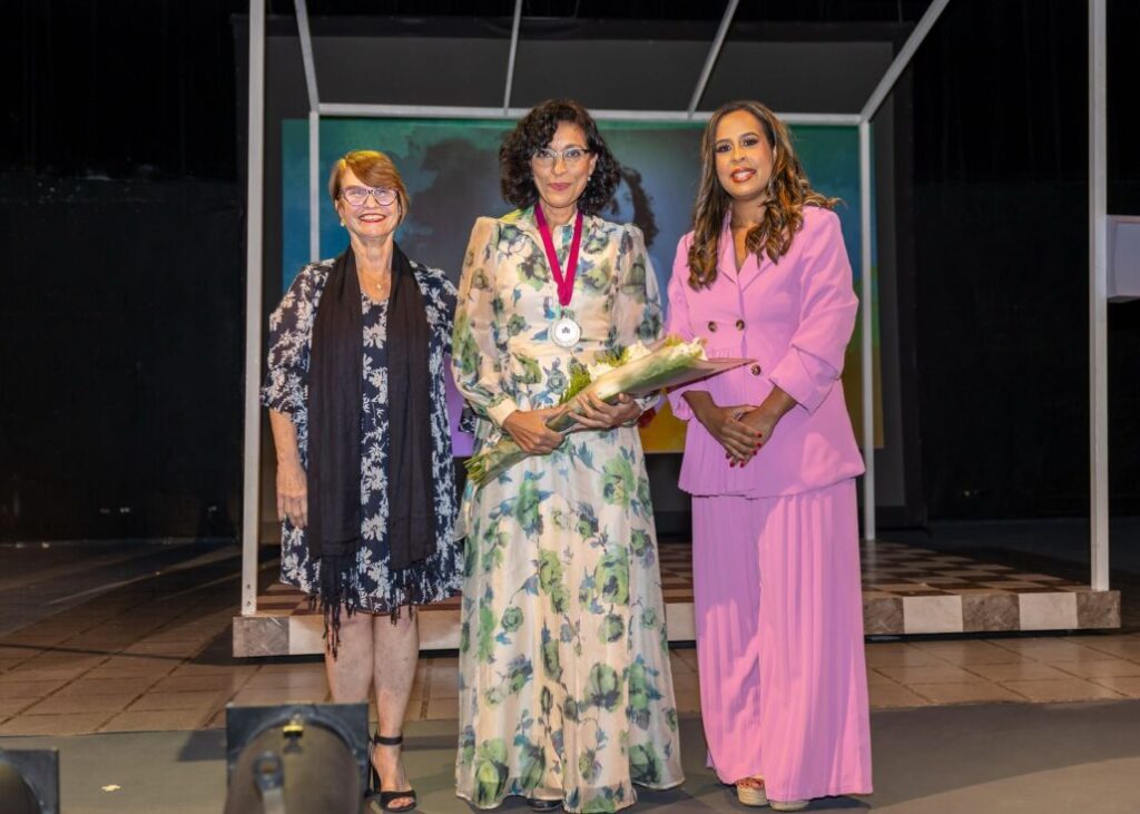 Bellas Artes inicia celebración del Mes del Teatro con éxito de “Casa de Muñecas” y homenaje a Aidita Selman - Noticias de hoy en República Dominicana | De Último Minuto