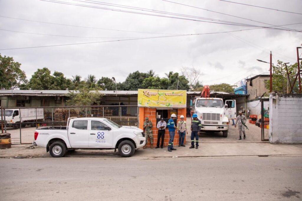 Autoridades desmantelan conexión ilegal en empresa de jugos en carretera Hacienda Estrella - Noticias de hoy en República Dominicana | De Último Minuto
