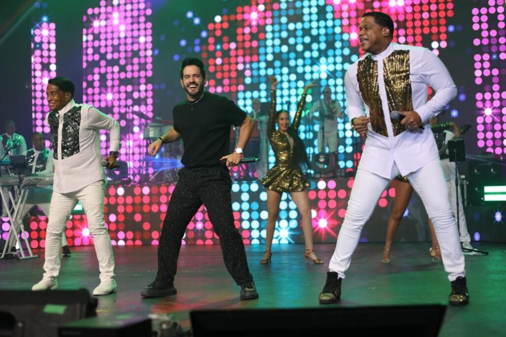 “Johnny Vive” consolida su éxito con tres noches sold out y anuncia expansión a Santiago - Noticias de hoy en República Dominicana | De Último Minuto