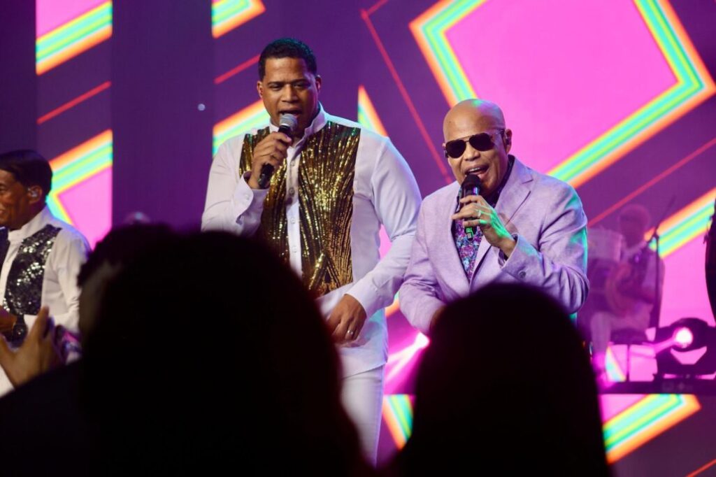 “Johnny Vive” consolida su éxito con tres noches sold out y anuncia expansión a Santiago - Noticias de hoy en República Dominicana | De Último Minuto